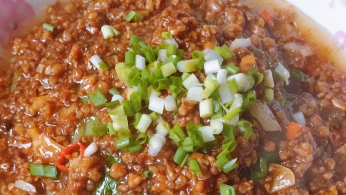 肉酱盖生菜