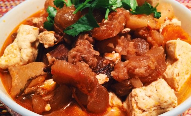 西红柿炖牛肉牛筋豆腐萝卜煲―好吃营养停不下