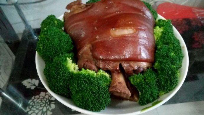 酱肘子