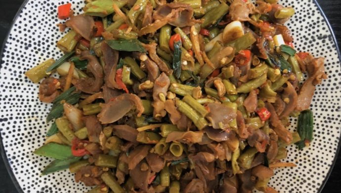 超下饭的酸豆角炒鸡胗
