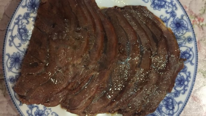 卤牛腱子