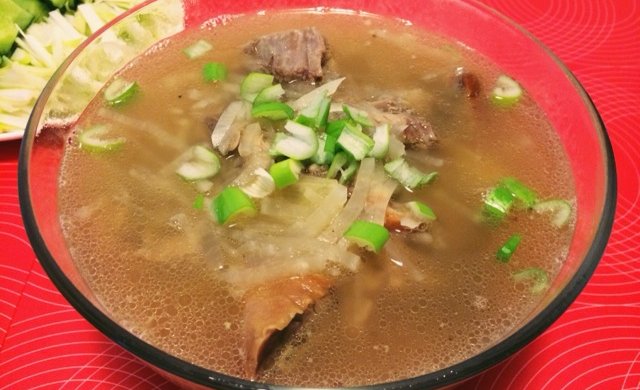 鸭骨架萝卜汤