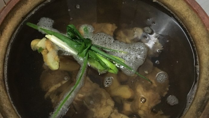 胡萝卜土豆牛骨汤