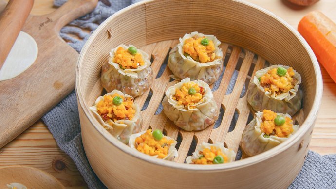 饺子皮咸蛋黄烧麦