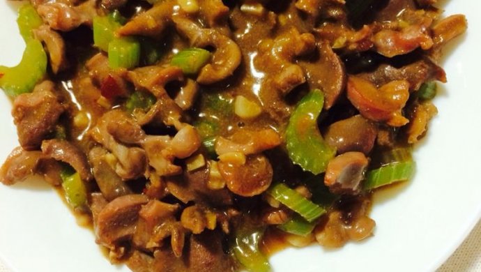西芹炒鸡胗