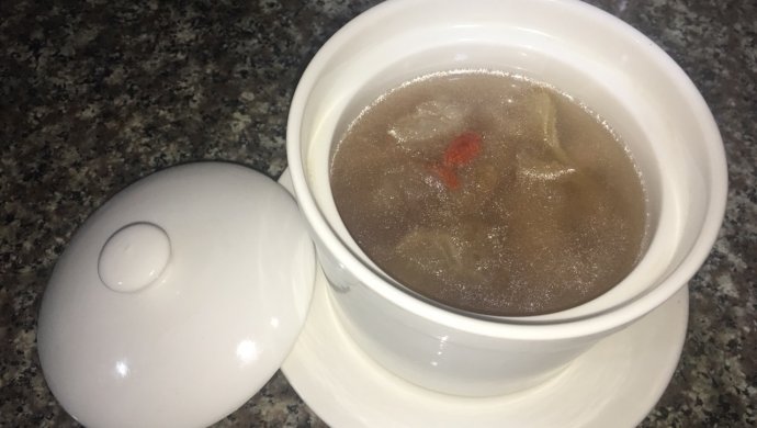 花生鹿筋汤