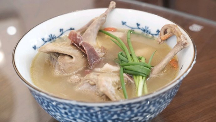 味道甚佳的鸽子汤