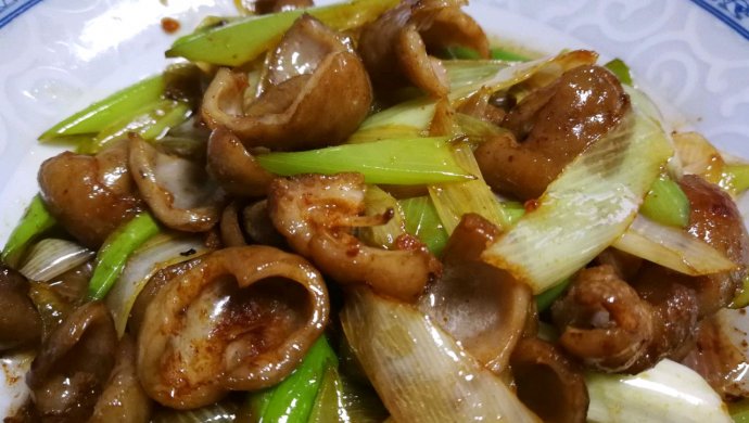 葱爆肥肠