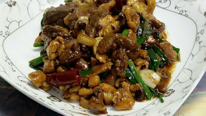 鸡丁鸡肝炒腰果
