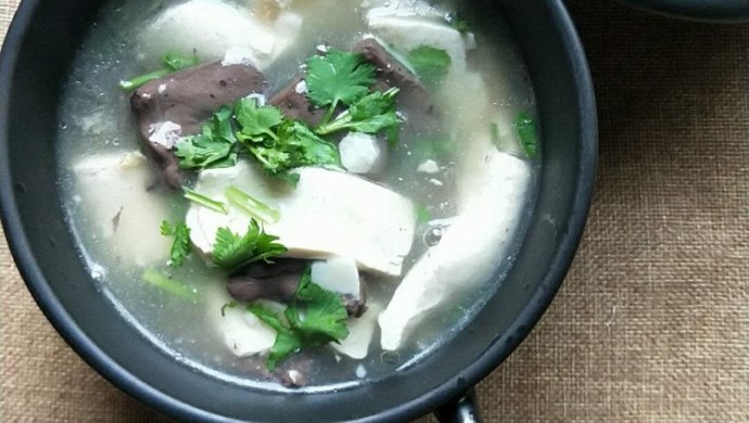 猪血豆腐汤