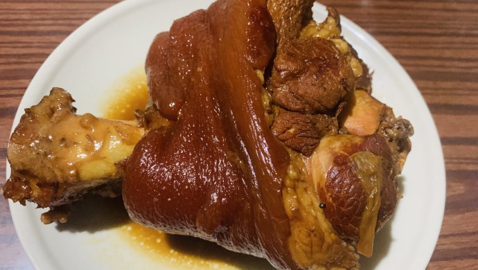 大口吃肉系列之香卤猪肘子