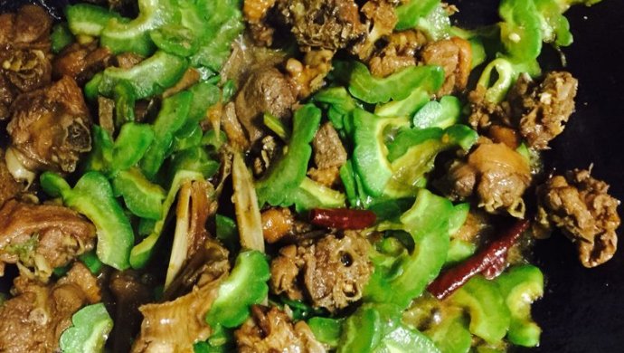 苦瓜炒鸭肉