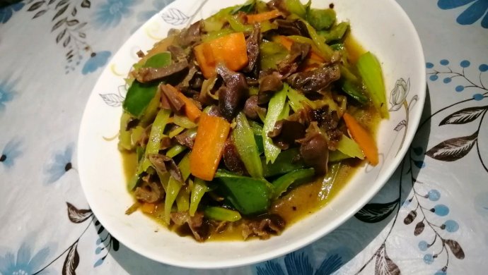 芹菜炒鸭胗