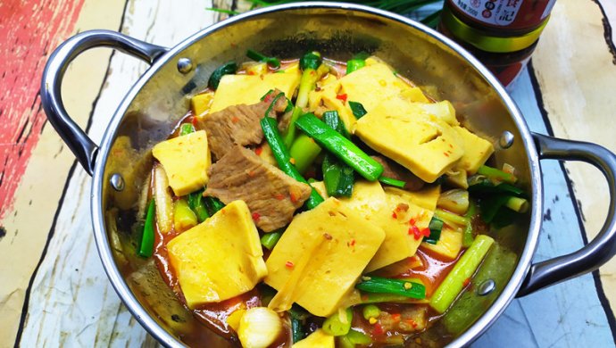 蒜苗烧百叶豆腐