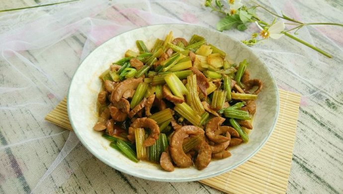 芹菜炒腰花