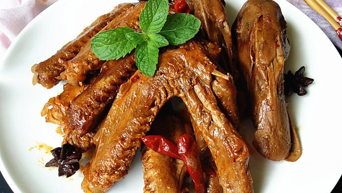 麻辣鸭头鸭翅