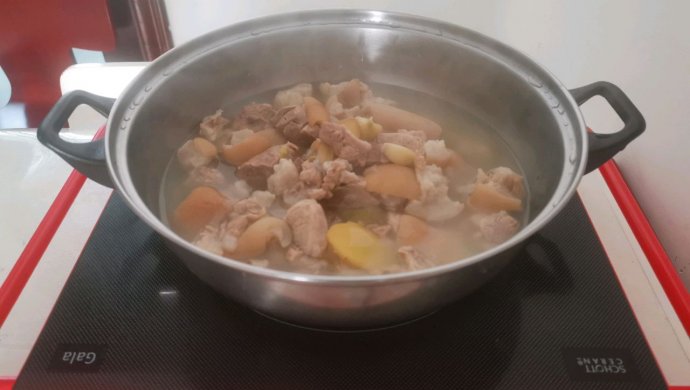 清炖肘子