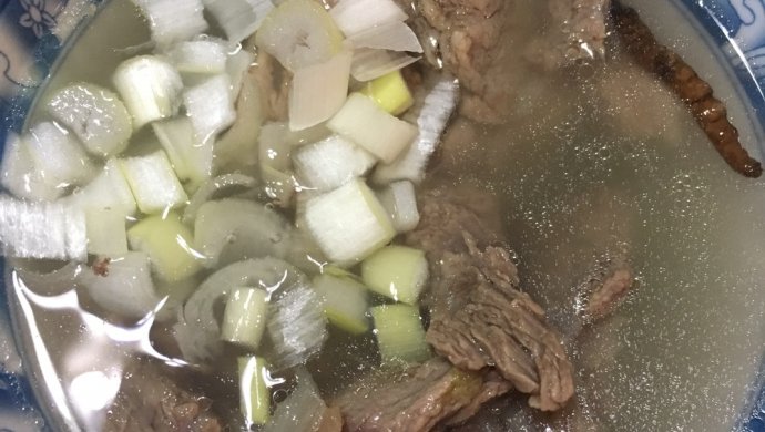 猪骨牛肉汤