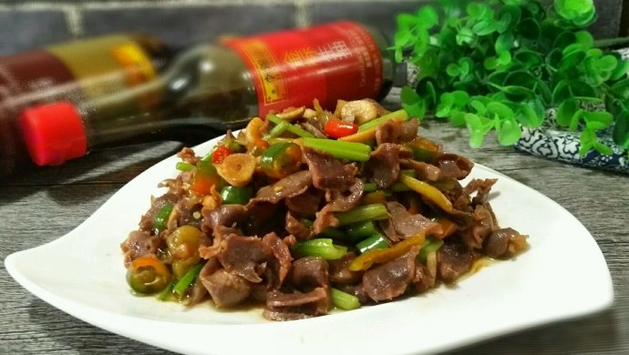 泡椒炒鸡肫