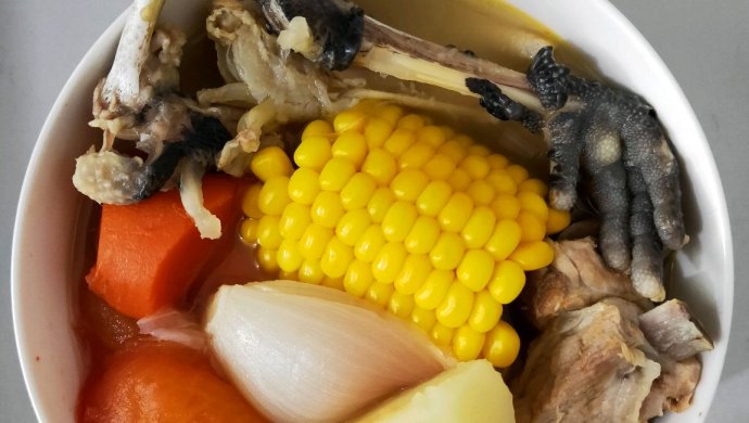 排骨鸡脚蔬菜汤