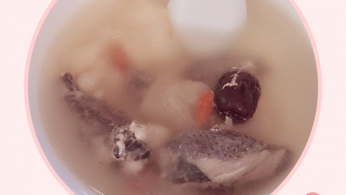 乌鸡花胶汤