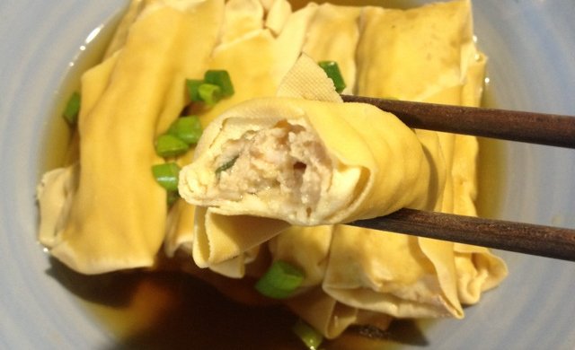 享用美食，女人节快乐??鸡肉鲜虾马蹄百叶包