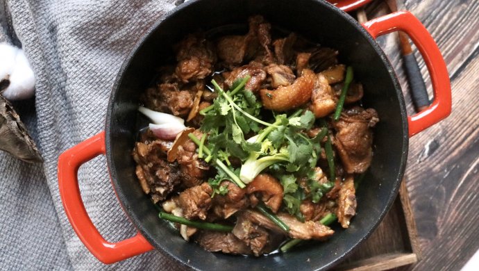 鸭肉这样做，口味惹人爱:啤酒烧鸭