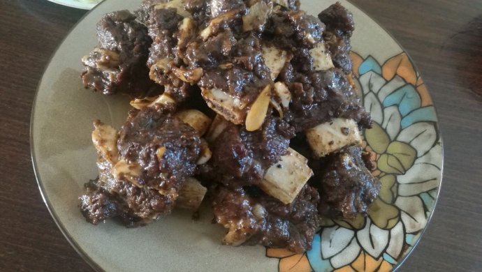 配料简单的~~黑椒牛排骨