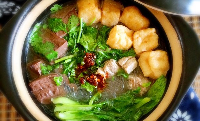 鸭肉粉丝煲