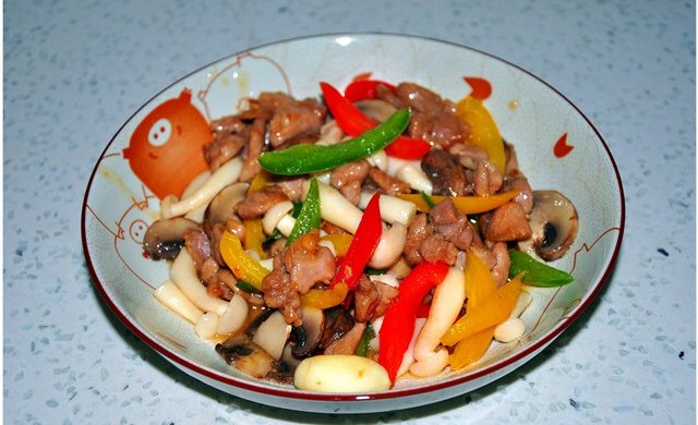 鸭肉炒菌菇