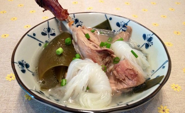 海带魔芋鸭架子汤（鸭肉汤）