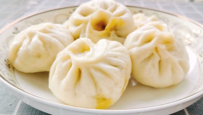 香菇鸡腿酱肉包