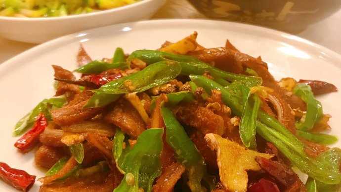 家常辣炒牛肚，好吃到舔盘子～
