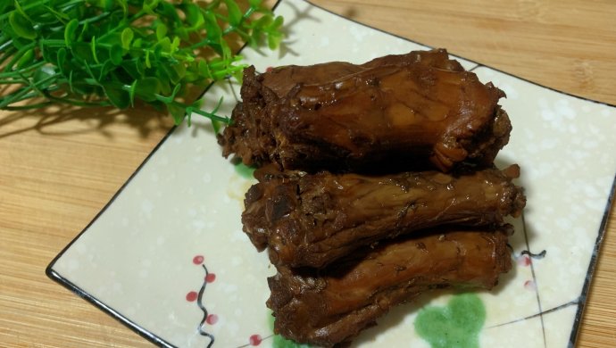 麻辣鸭脖