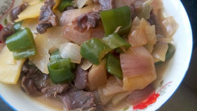 洋葱土豆青椒炒鸭肫（附切洋葱方法）