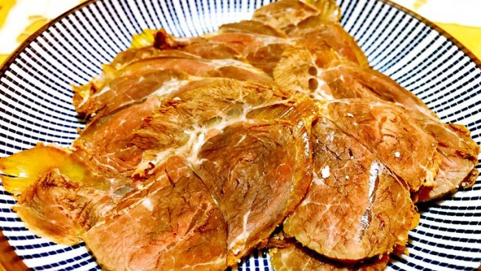 家常卤牛腱