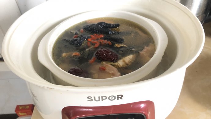 乌鸡炖榴莲汤