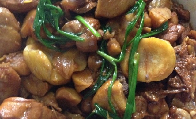 红烧栗子鸡块