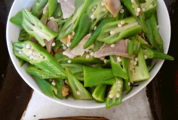 火腿肉炒秋葵
