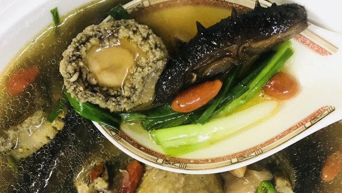 鲍鱼辽参炖鸽