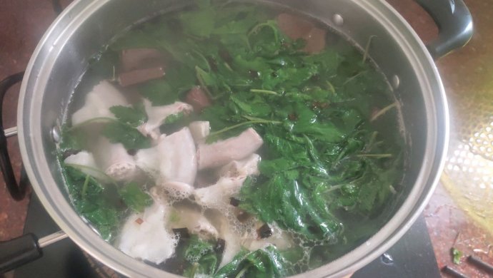 真珠花菜猪杂瘦肉猪血汤――清肺解毒