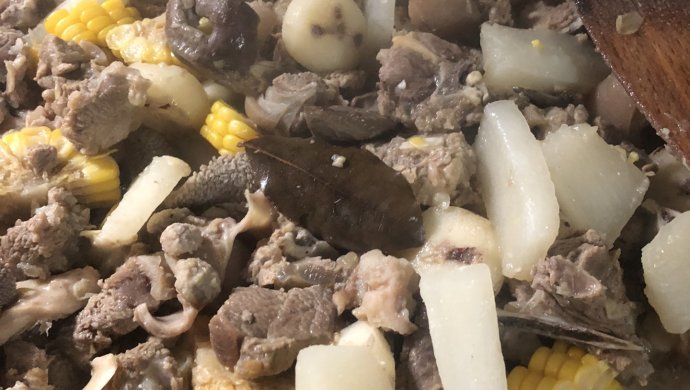 冬日暖暖羊肉煲??（广式羊肉煲）