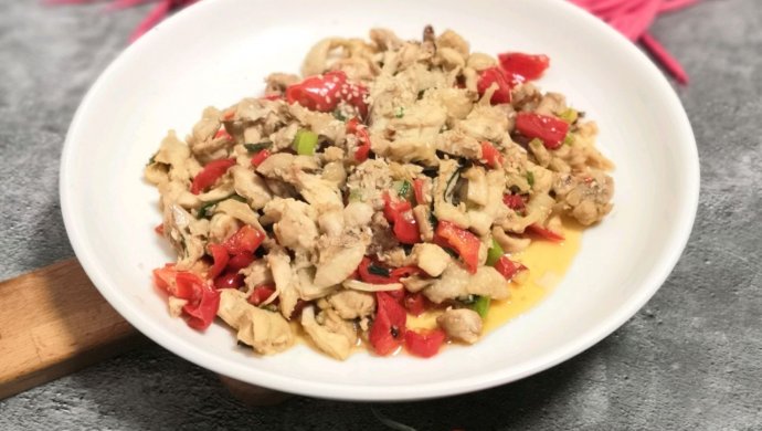 红椒拌鸡腿肉