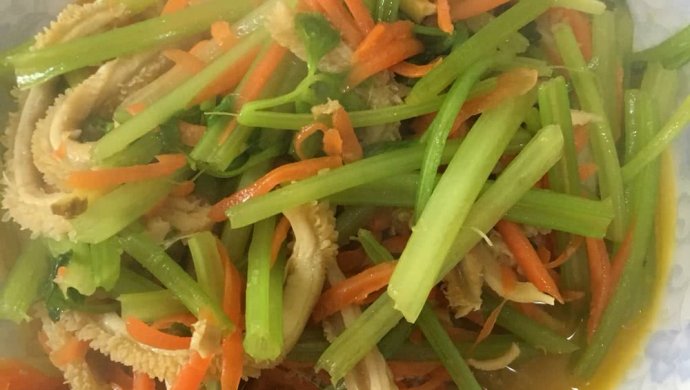 快手炒菜之西芹胡萝卜炒牛肚