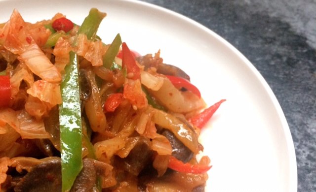 韩式辣泡菜爆炒鸭胗 | 三分钟就能做好的快手下饭菜