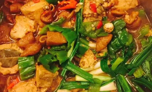肥肠臭豆腐煲