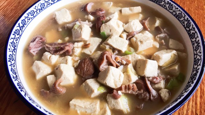 豆腐炖肥肠