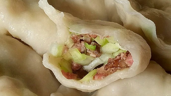 乐乐自家菜--熏肉韭黄饺子