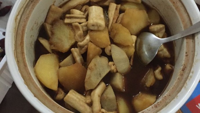 芋艿土豆烧牛脊髓