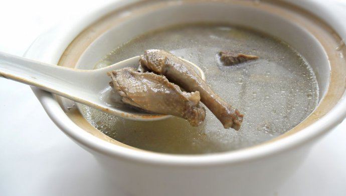 鸽子清补凉汤